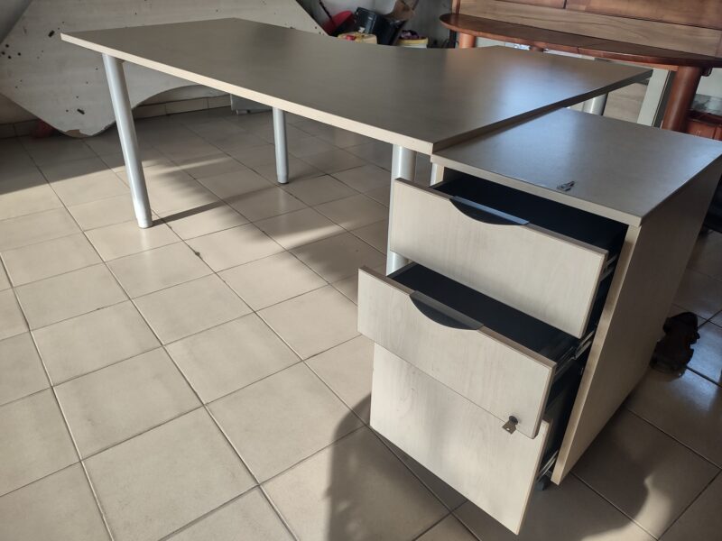 Bureau Professionnel Fonctionnel avec Caisson de Rangement